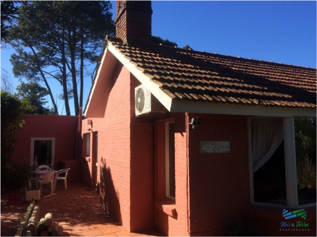 Casa ID.1964 - Hermoso Chalet.... en lindo barrio, ideal para vivir todo el año.