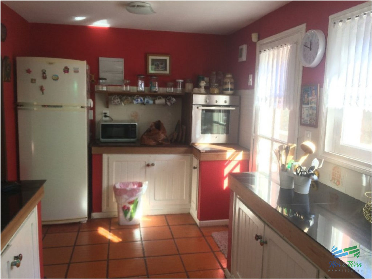 Casa ID.1964 - Hermoso Chalet.... en lindo barrio, ideal para vivir todo el año.