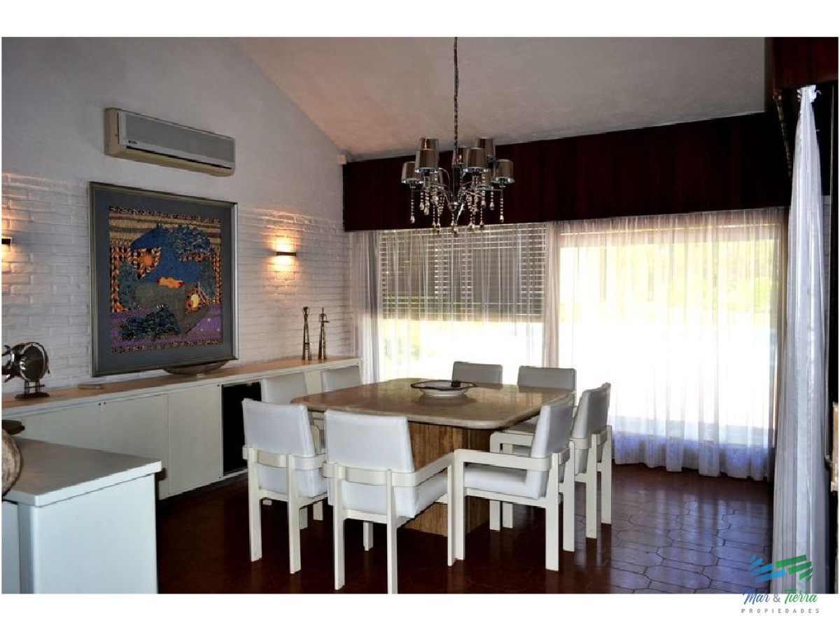Casa ID.1615 - Casa en venta. Zona Cantegril. Punta del este.