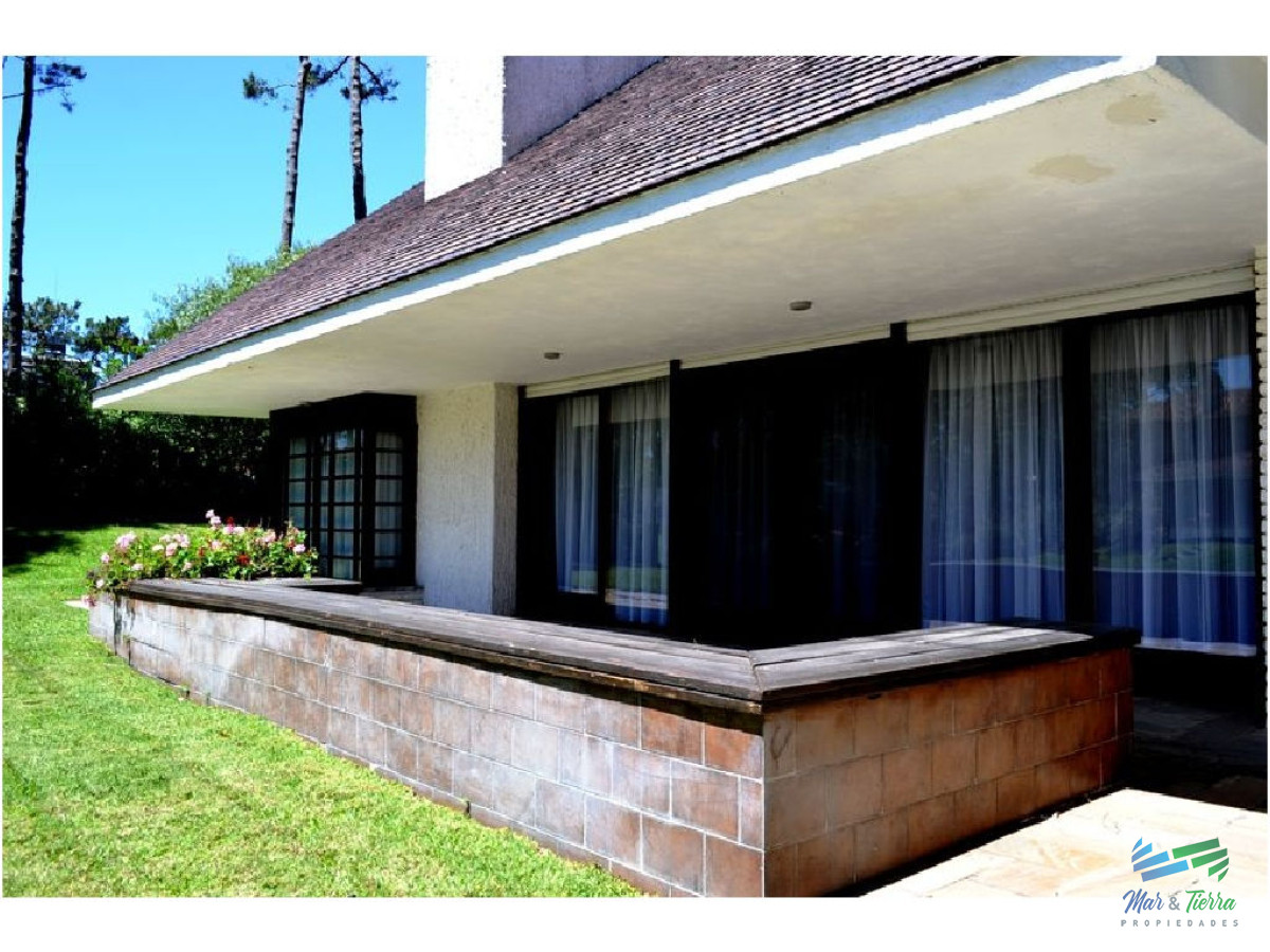 Casa ID.1615 - Casa en venta. Zona Cantegril. Punta del este.