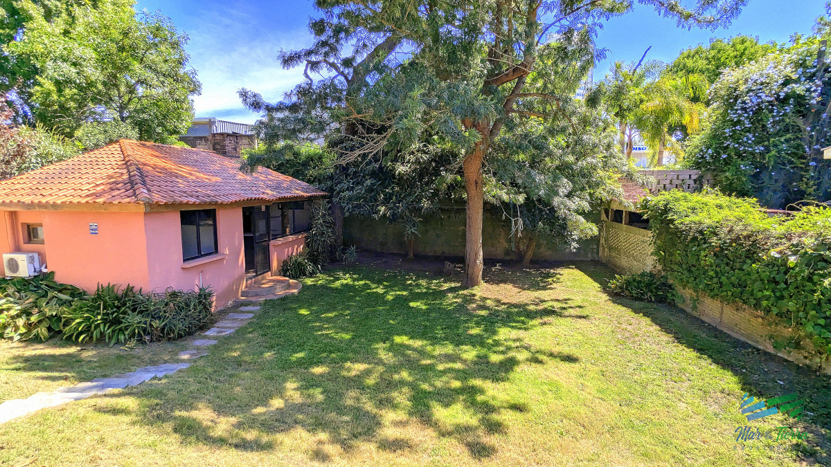 Casa ID.4518 - Venta de casa 3 dormitorios en barrio cantegril Punta del este, Maldonado, cerca de playa Mansa