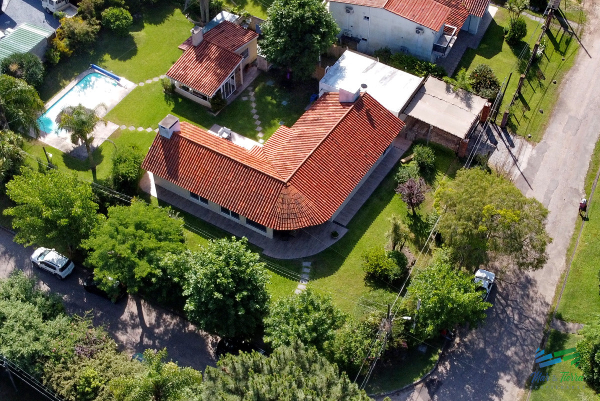 Casa ID.4922 - Casa en alquiler de temporada 2026, 4 dormitorios, con piscina climatizada, barbacoa, Punta del este!