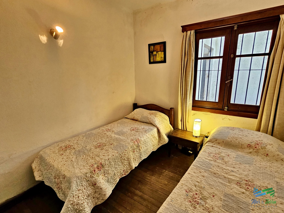Casa ID.1712 - Casa en venta. A dos cuadras del mar!
