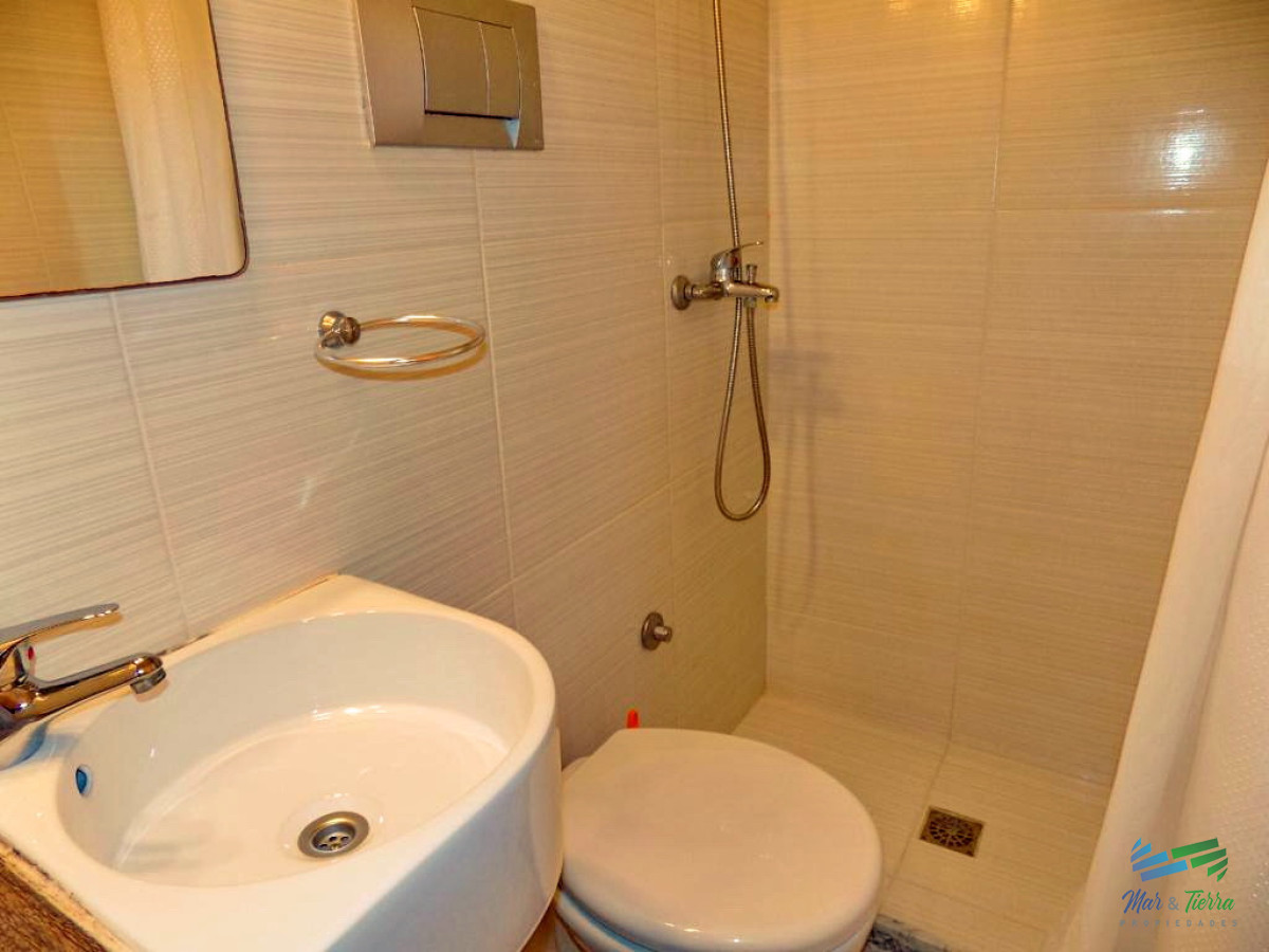 Casa ID.4447 - CASA CON PISCINA, 4 DORMITORIOS, MANSA, PUNTA DEL ESTE 