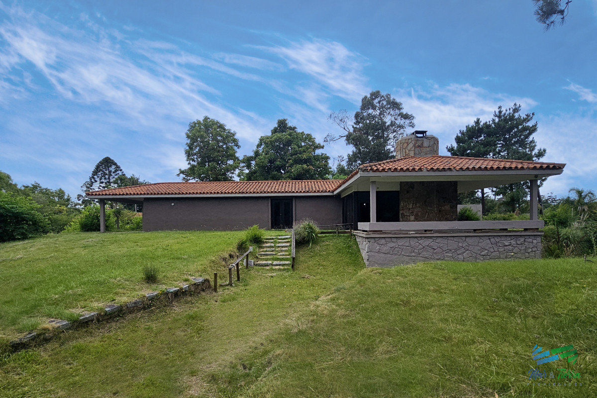Casa ID.4971 - Venta de casa 3 dormitorios y servicio en El Golf Punta del Este 