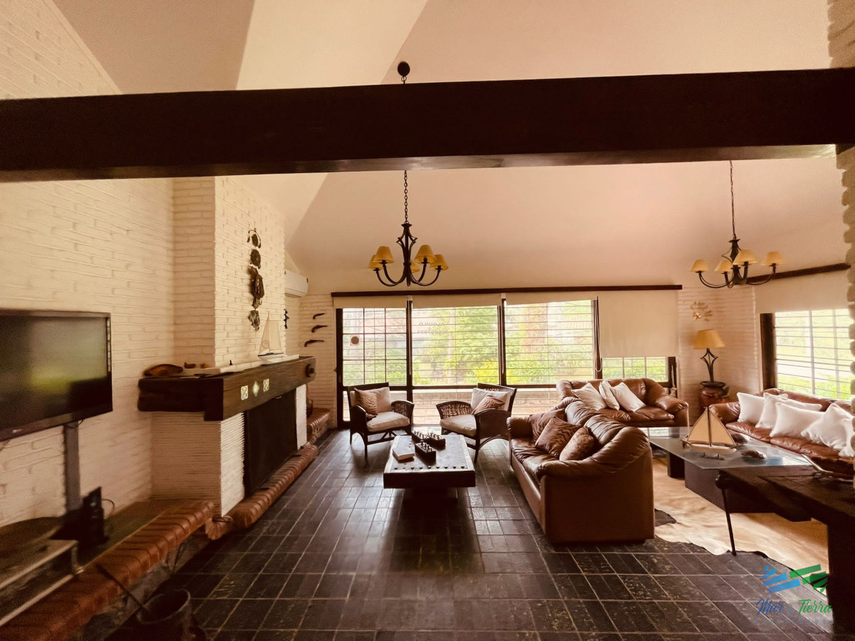 Casa ID.4129 - Alquilo casa 4 dormitorios con pisicna en playa mansa, Punta del Este