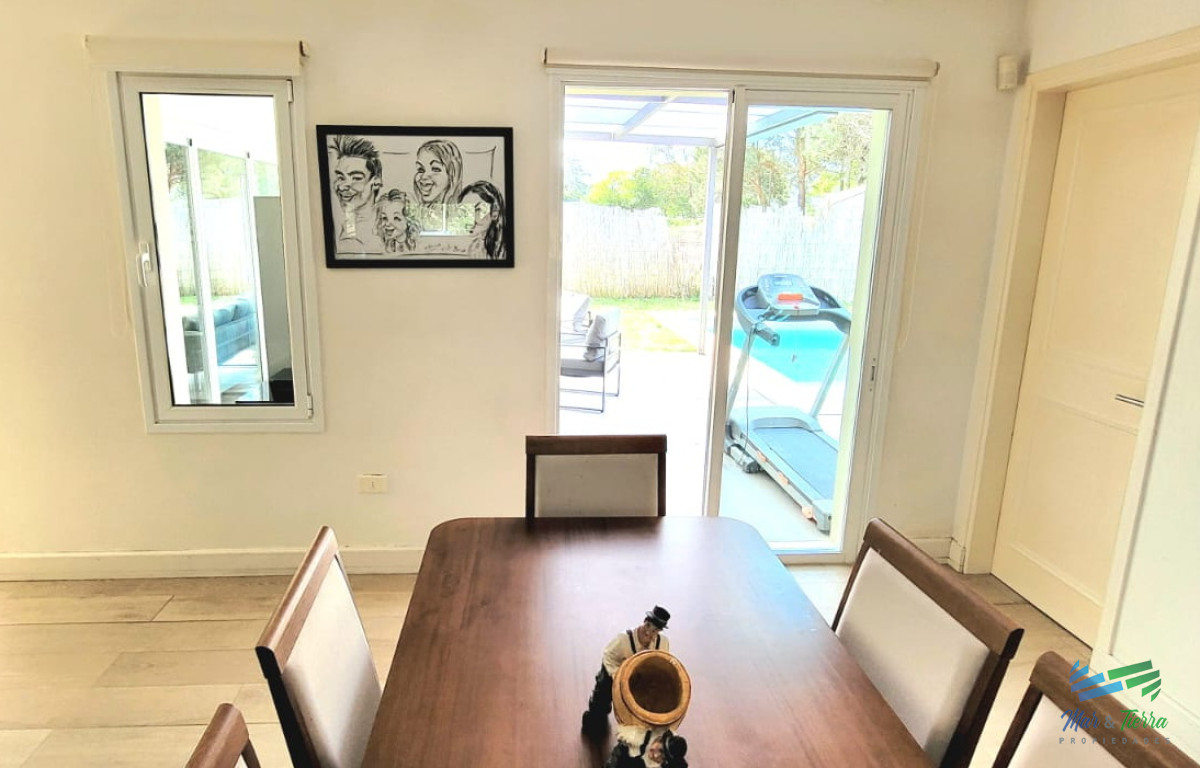 Casa ID.4696 - MODERNA CASA EN VENTA, 4 DORMITORIOS, 4 BAÑOS, MARLY