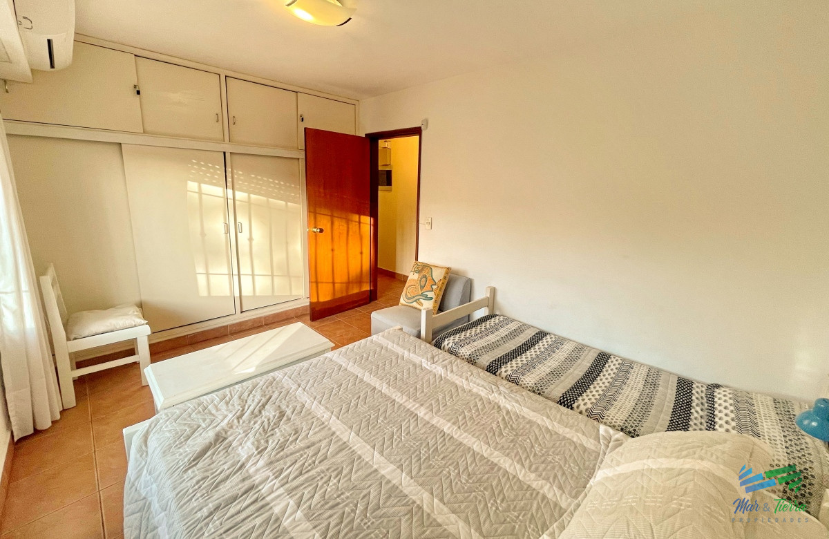 Casa ID.1902 - Vendo casa 5 dormitorios cerca de playa mansa, Punta del Este