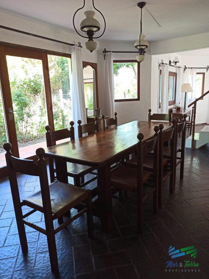 Casa ID.5077 - Buena Oportunidad en El Chorro-Manantiales-R.104 a 5 cuadras de la playa.