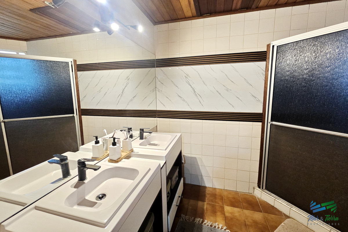 Casa ID.5118 - Venta de casa 3 y 4 dormitorios en Pinares Punta del Este playa Mansa