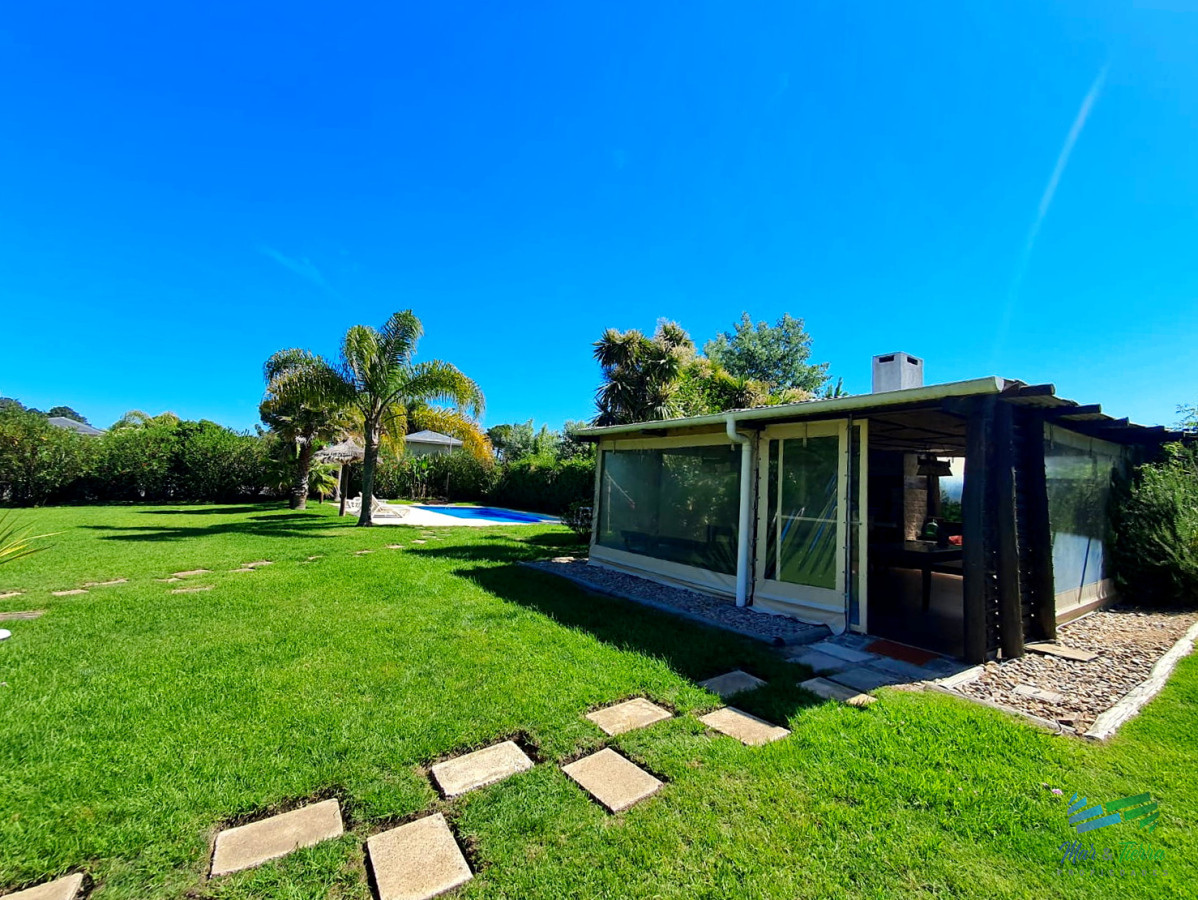 Casa ID.4817 - CASA CON GRAN PATIO, PISICNA, TRES DORMITORIOS DISPONIBLE TEMPORADA 2026 