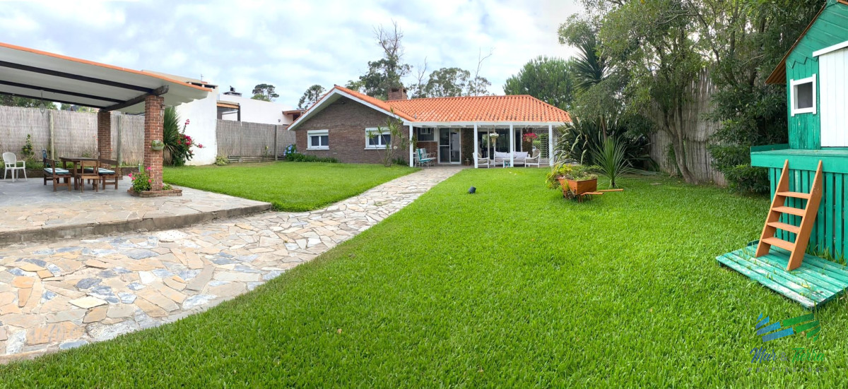 Casa ID.4094 - Alquiler de casa en Pinares cerca de la playa de 3 dormitorios