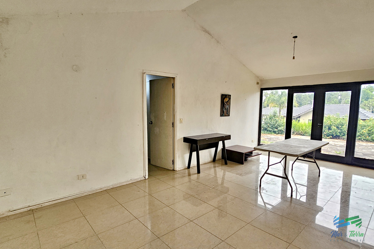 Casa ID.4971 - Venta de casa 3 dormitorios y servicio en El Golf Punta del Este 