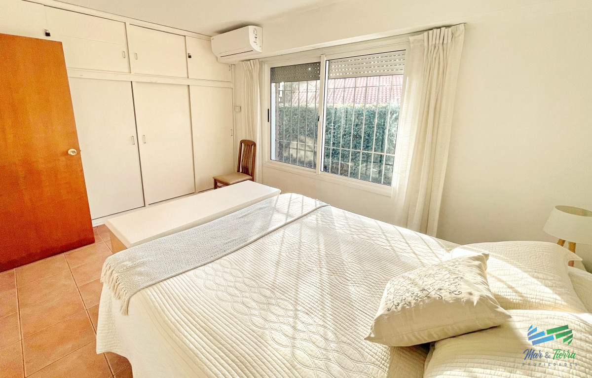 Casa ID.1902 - Vendo casa 5 dormitorios cerca de playa mansa, Punta del Este