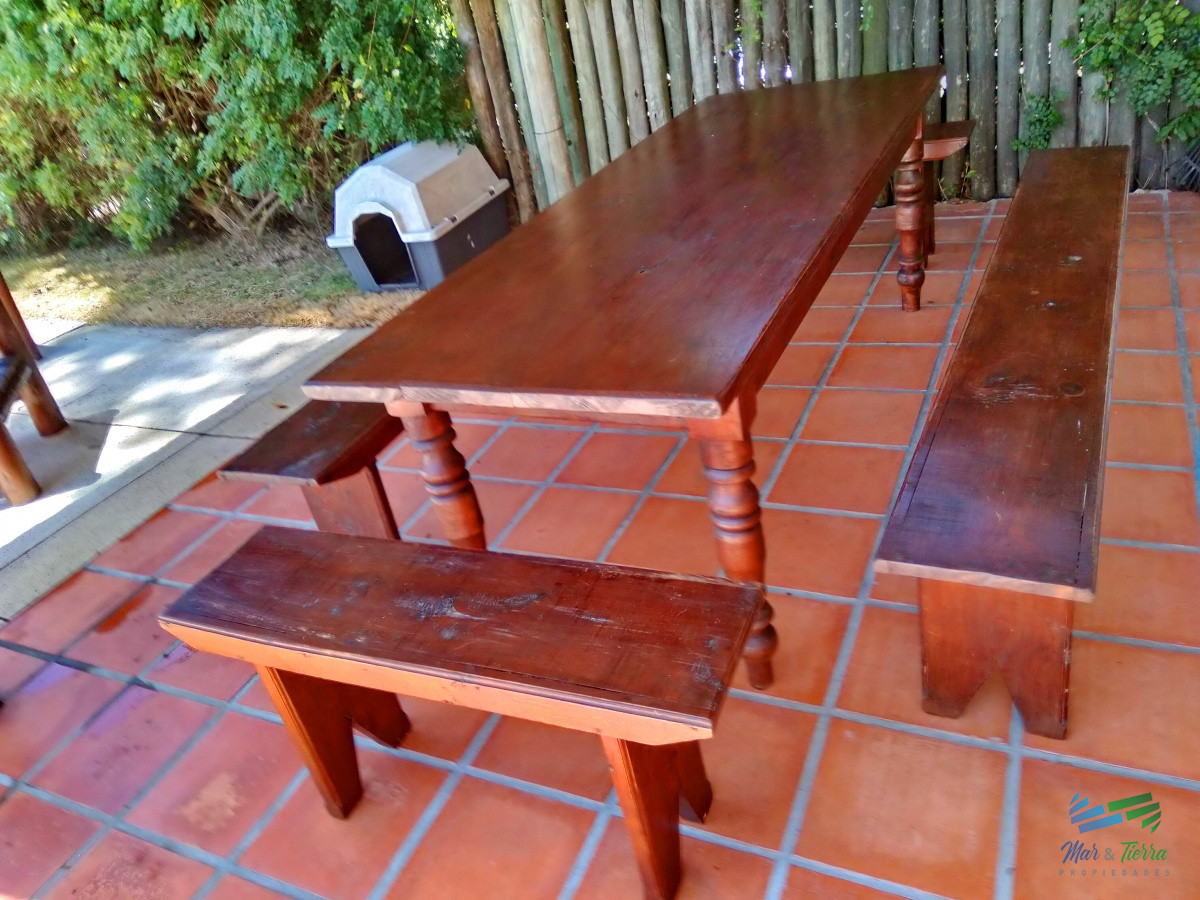 Casa ID.1685 - Vendo casa de 5 dormitorios con piscina climatizada en playa mansa, Punta del Este