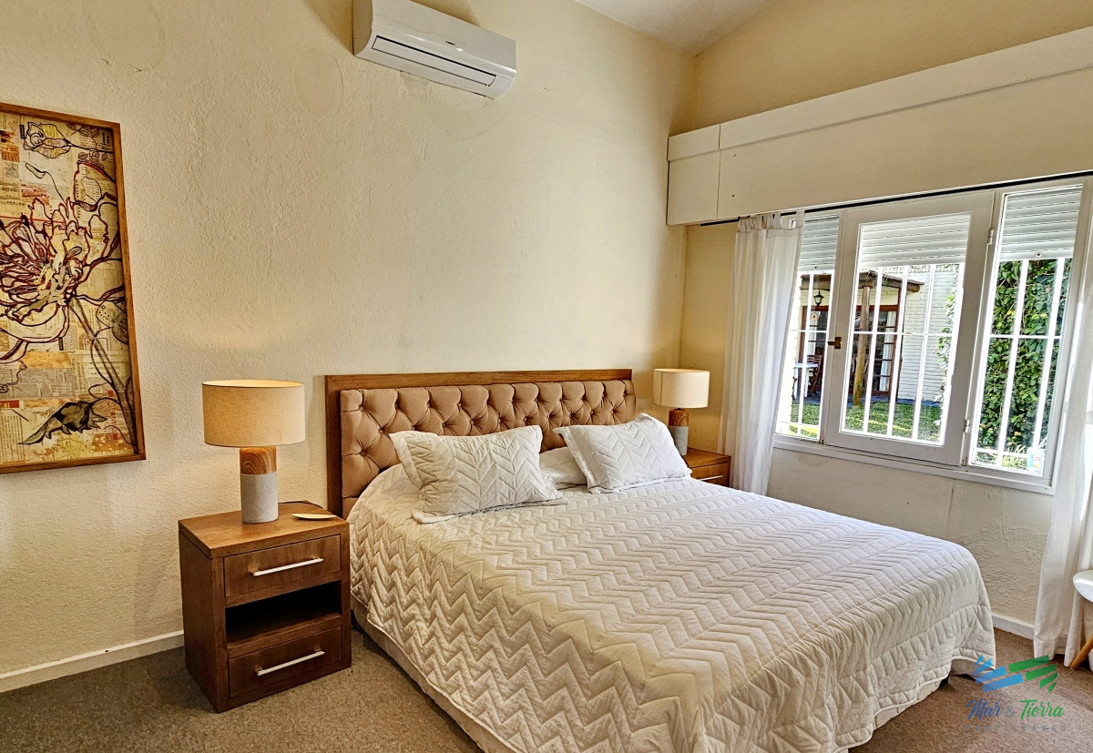 Casa ID.1676 - En venta casa de 5 dormitorios con piscina en playa mansa, Punta del Este