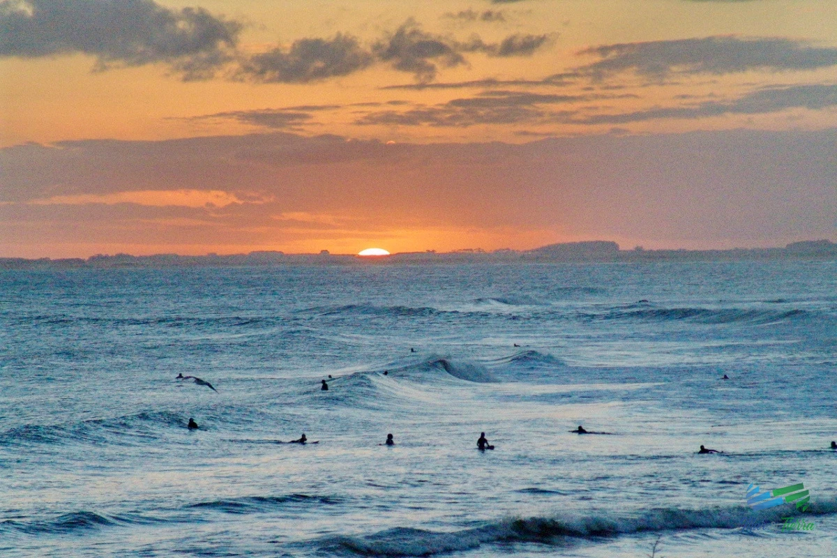 Casa ID.5210 - Atto BAJO DE PRECIO ! Espectacular Residencia sobre el mar, dominando el atardecer en 1 hectárea de terreno en primera línea