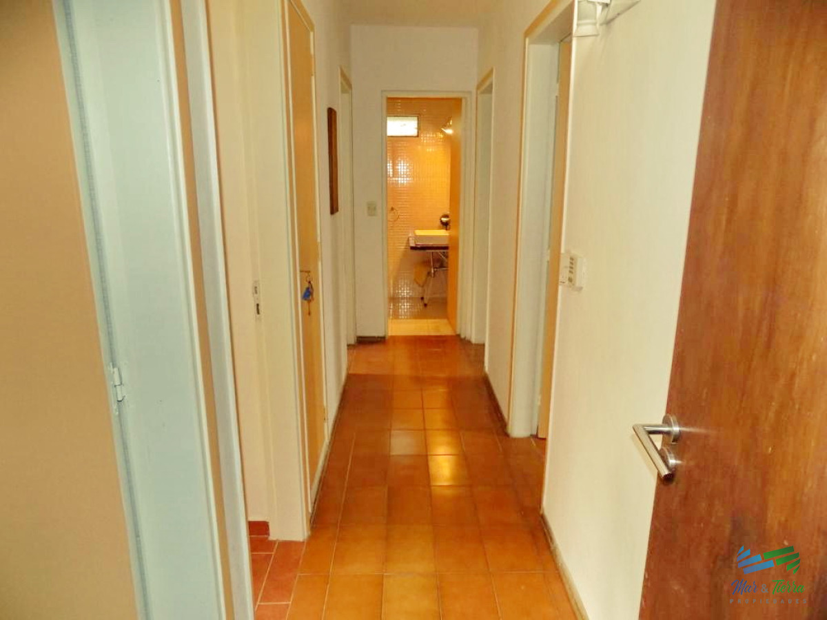 Casa ID.4447 - CASA CON PISCINA, 4 DORMITORIOS, MANSA, PUNTA DEL ESTE 