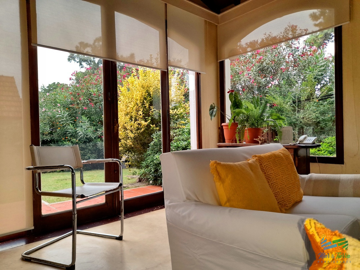 Casa ID.1685 - Vendo casa de 5 dormitorios con piscina climatizada en playa mansa, Punta del Este