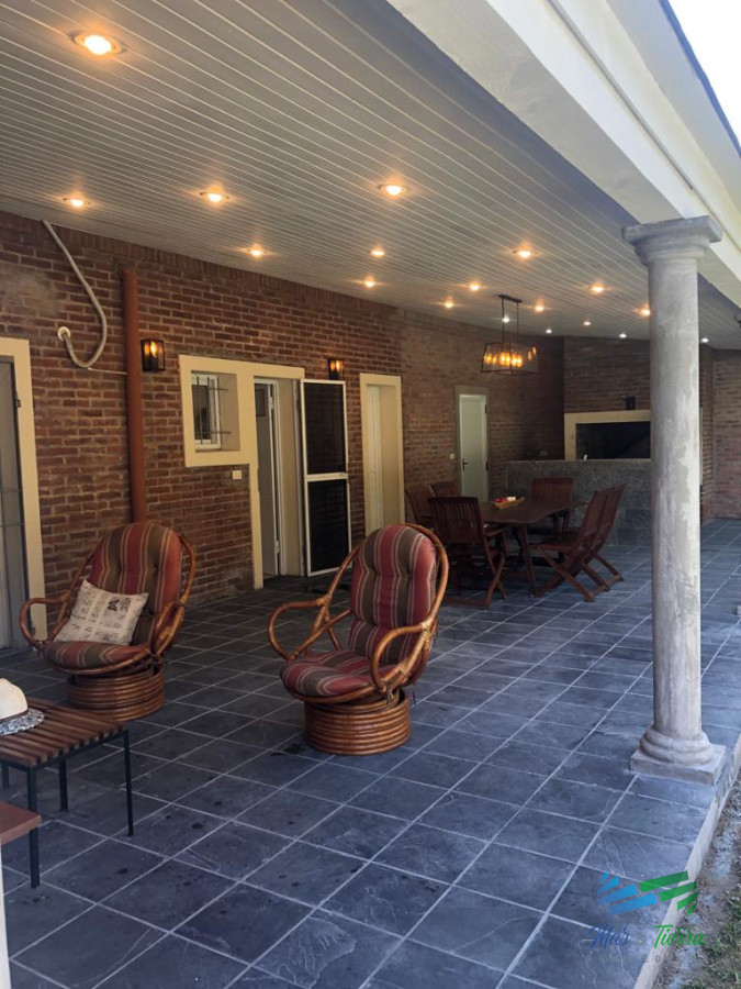 Casa ID.1658 - Casa de 3 dormitorios con piscina climatizada en alquiler. Playa brava.