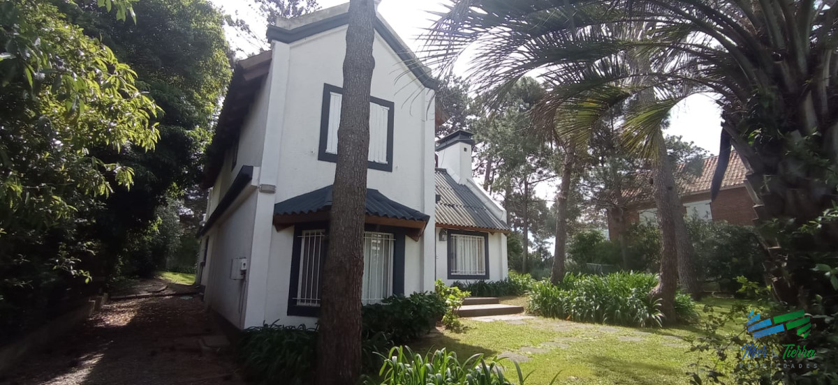 Casa ID.1675 - Venta de casa 3 dormitorios en Aidy Grill Punta del este, a pasos de playas Mansa y Brava