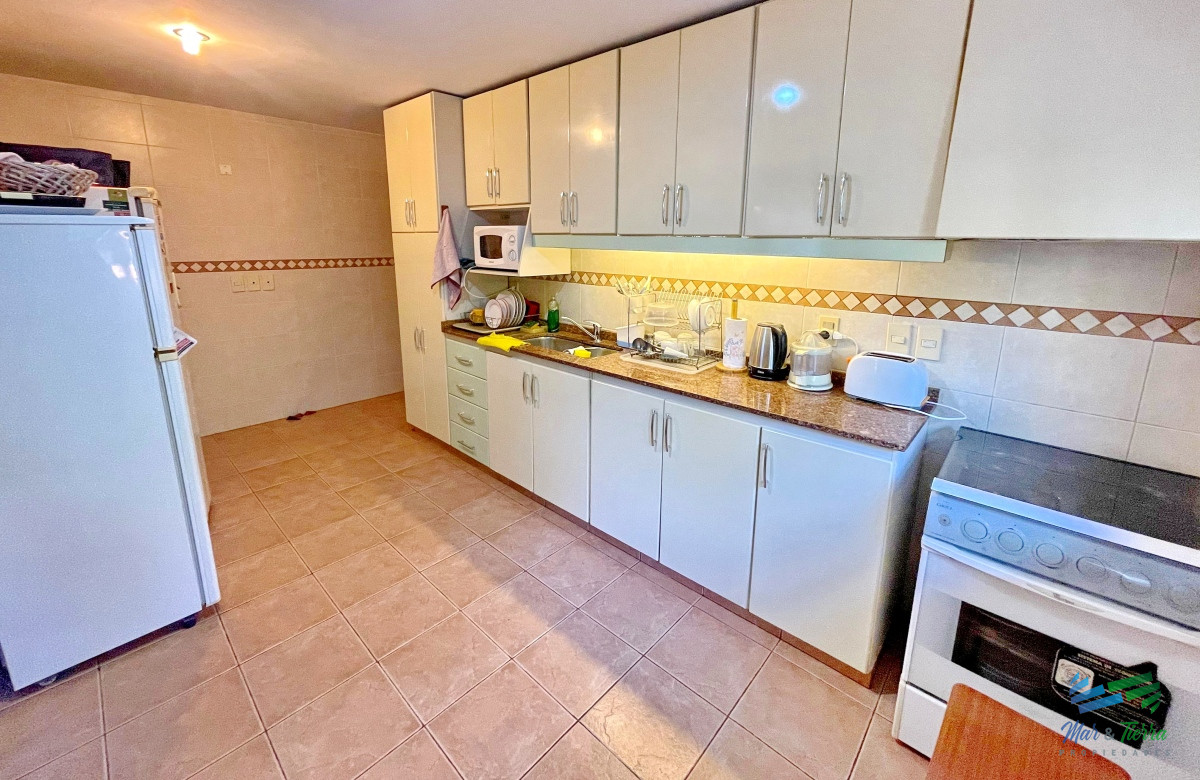 Casa ID.1902 - Vendo casa 5 dormitorios cerca de playa mansa, Punta del Este