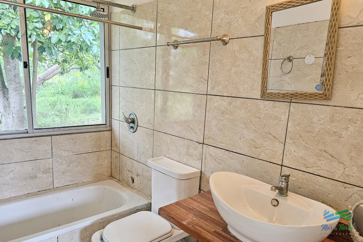Casa ID.4971 - Venta de casa 3 dormitorios y servicio en El Golf Punta del Este 