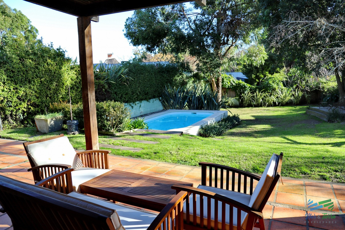 Casa ID.1741 - Vendo casa 4 dormitorios, con piscina en Pinares, Punta del Este