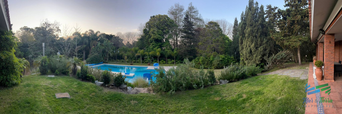 Casa ID.5563 - Venta de casa en Solanas Punta Ballena 8 dormitorios 8 baños 