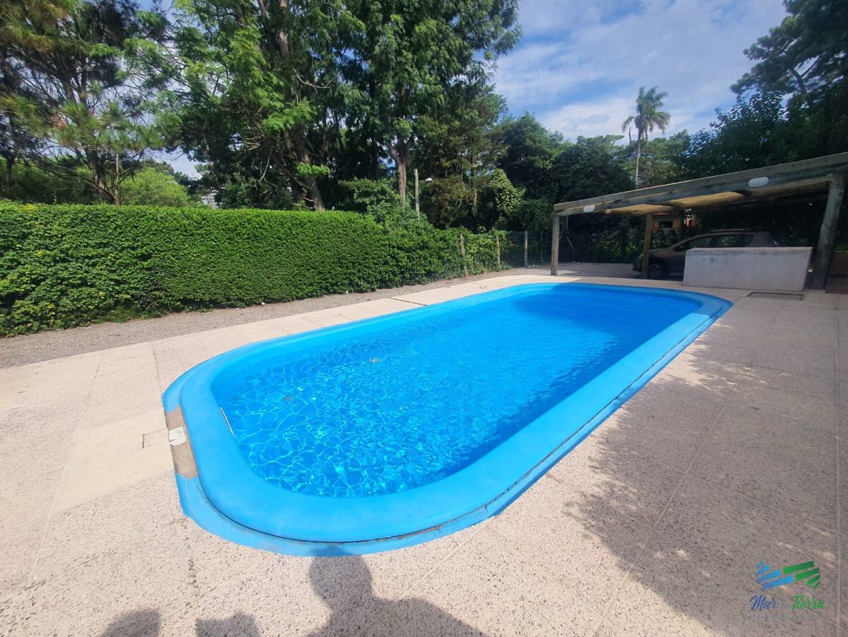 Casa ID.4508 - Venta de casa PH DUPLEX 2 dormitorioss en barrio Cantegril zona Roosevelt 