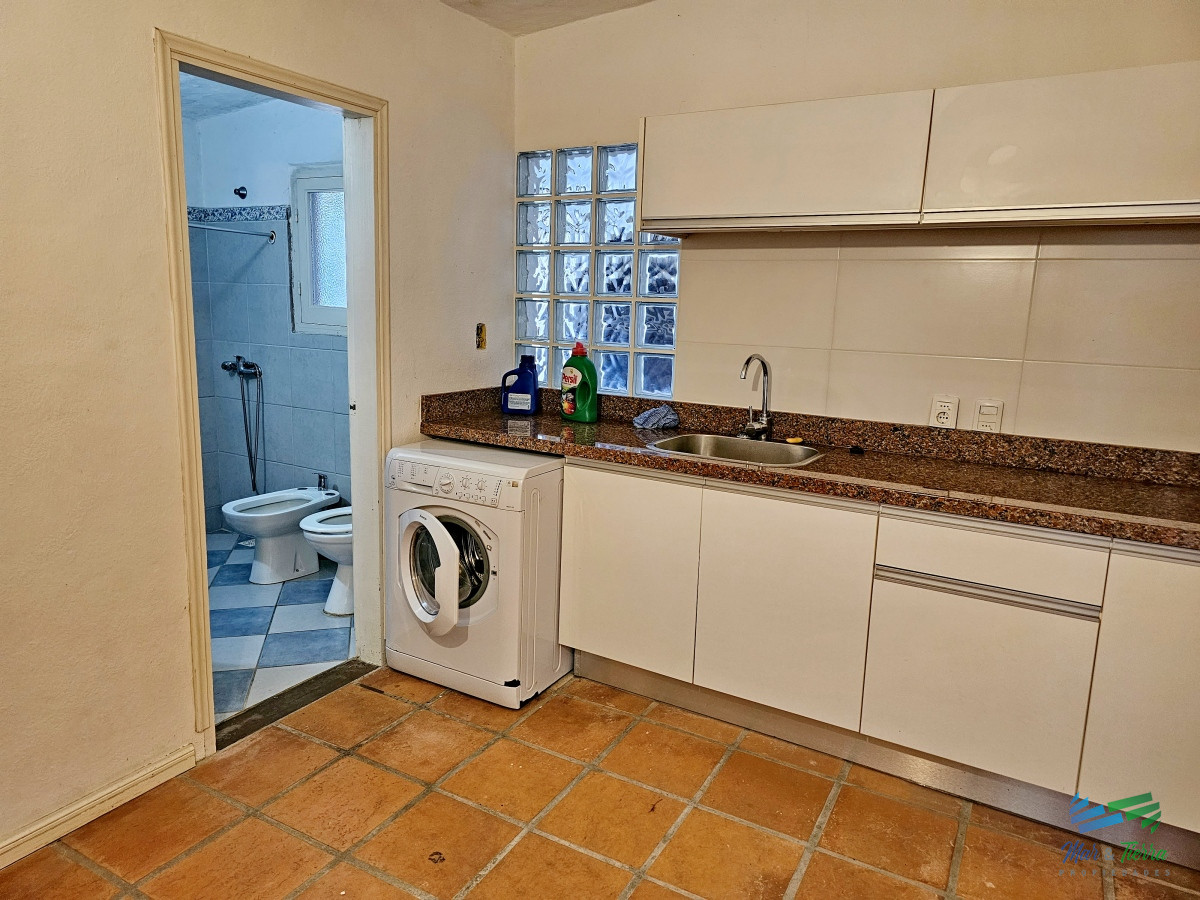 Casa ID.1676 - En venta casa de 5 dormitorios con piscina en playa mansa, Punta del Este
