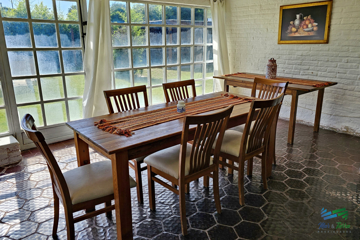Casa ID.1856 - En venta casa 5 con piscina, a 1 cuadra de la playa mansa, Pintares, Punta del Este