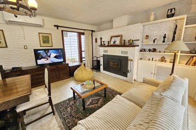 CASA DISPONIBLE EN ALQUILER TEMPORAL, 3 DORMITORIOS + SERVICIO. EN LA MANSA, PUNTA DEL ESTE!