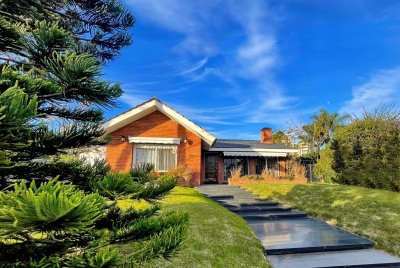 Vendo casa 5 dormitorios cerca de playa mansa, Punta del Este