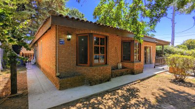 Venta de casa 3 dormitorios en barrio cantegril Punta del este, Maldonado, cerca de playa Mansa