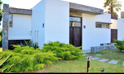 Venta y alquiler casa 6 dormitorios en El Chorro Manantiales