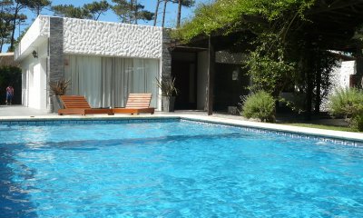 Vendo casa 3 dormitorios con piscina en Rincón del Indio, Punta del Este.