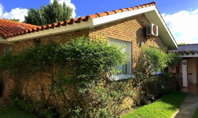 Vendo casa 4 dormitorios en Punta del este a 200 mts de playa Mansa