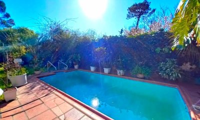 Casa de 6 dormitorios con piscina en venta en Pinares, Punta del Este.