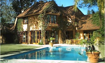 Vendo casa 6 dormitorios con piscina y gran parque en Rincón del Indio, Punta del Este