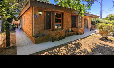 Venta de casa 3 dormitorios en barrio cantegril Punta del este, Maldonado, cerca de playa Mansa