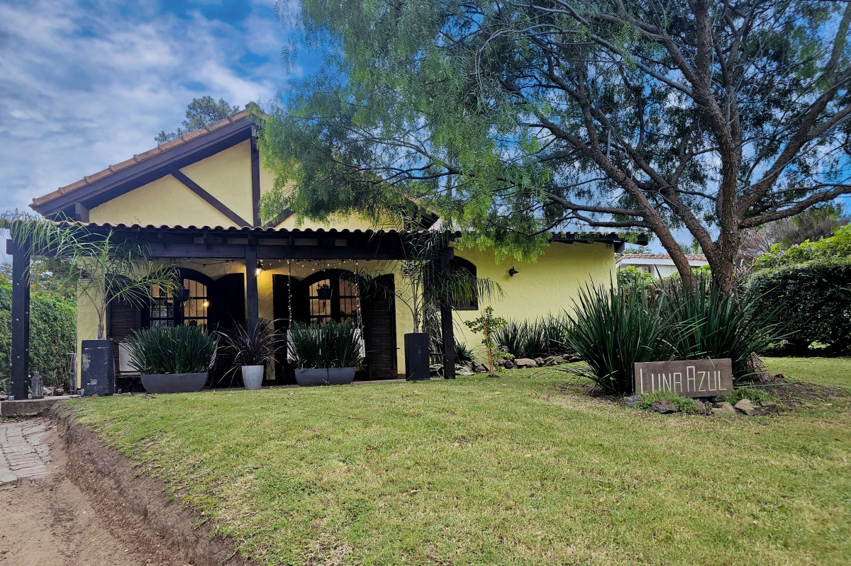 Venta de casa 3 y 4 dormitorios en Pinares Punta del Este playa Mansa
