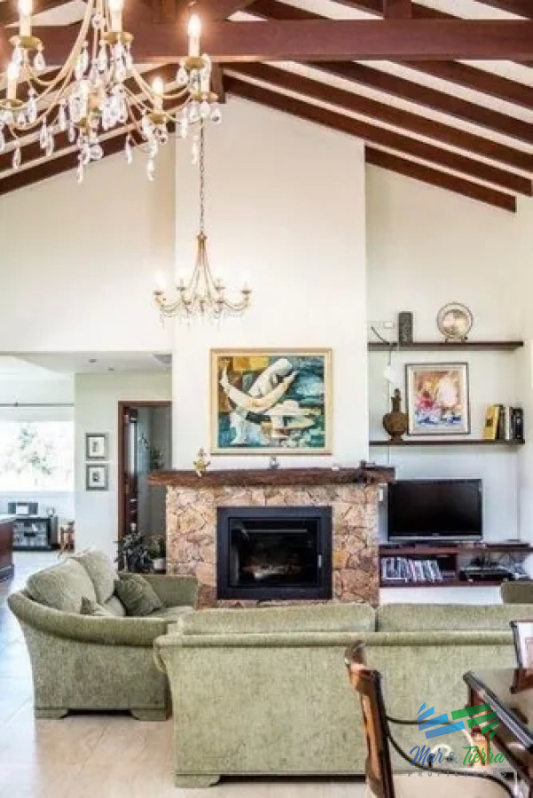 Chacra ID.4188 - Excepcional Casa de campo, Ideal para vivir todo el año, costa de arroyo y a 30 minutos de Punta 