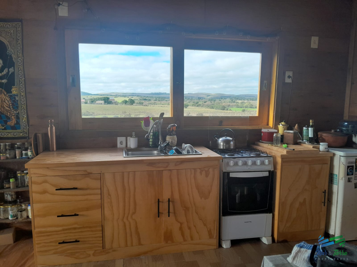 Chacra ID.5381 - Simpática chacra con 2 construcciones bien diferentes con un enfoque Agro-Ecológico a 800 mts de R.12 y 30 minutos de Punta