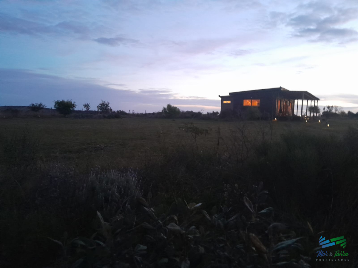 Chacra ID.5381 - Simpática chacra con 2 construcciones bien diferentes con un enfoque Agro-Ecológico a 800 mts de R.12 y 30 minutos de Punta