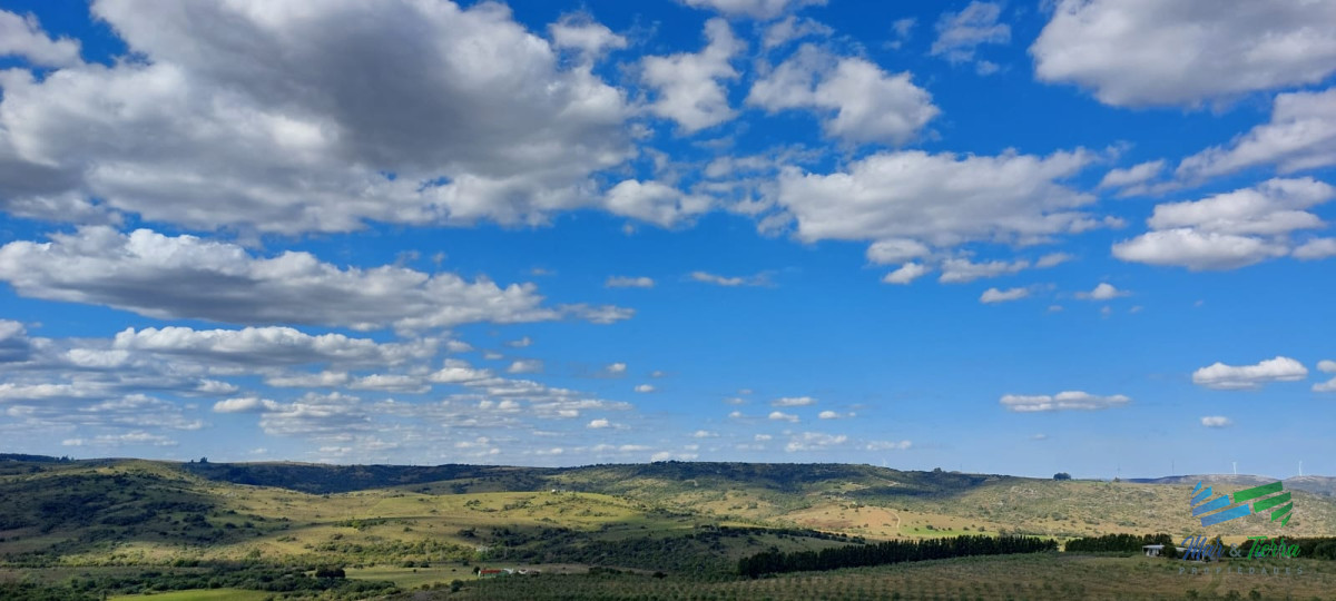 Chacra ID.4140 - 17 Has en plena Sierra de Carape, Monte Nativo y Vistas Privilegiadas