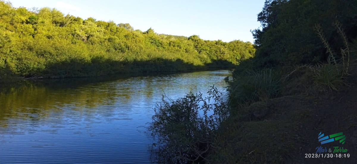 Chacra ID.4188 - Excepcional Casa de campo, Ideal para vivir todo el año, costa de arroyo y a 30 minutos de Punta 