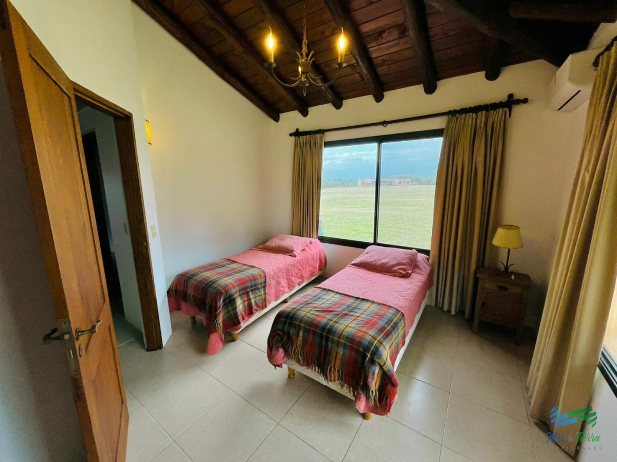 Chacra ID.2526 - Casa en venta en barrio privado EL Quijote, La Barra, Punta del Este