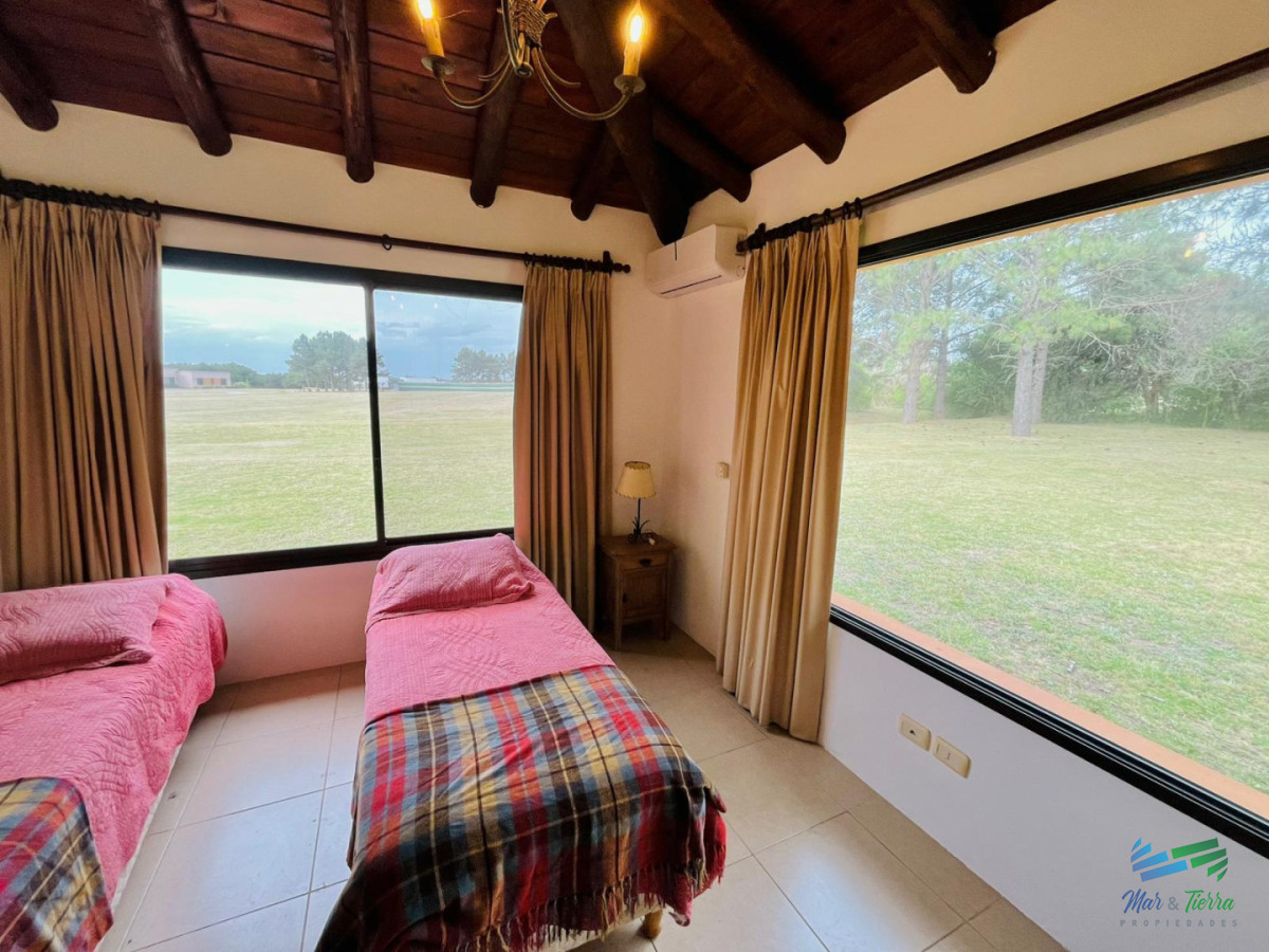 Chacra ID.2526 - Casa en venta en barrio privado EL Quijote, La Barra, Punta del Este