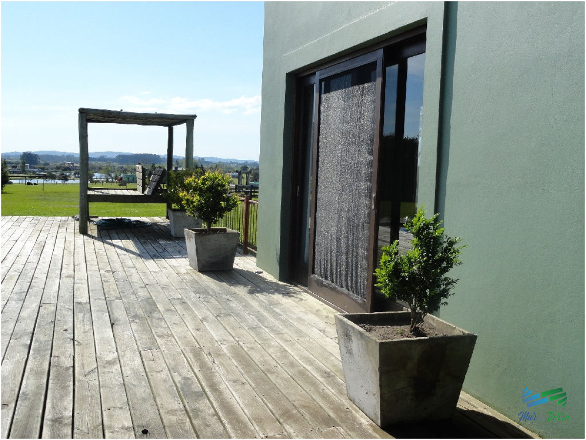 Chacra ID.2040 - Casa 5 dormitorios a 1 cuadra del mar.